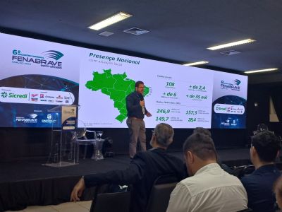 Sicredi apresenta solues financeiras no 6 Encontro Regional da Fenabrave
