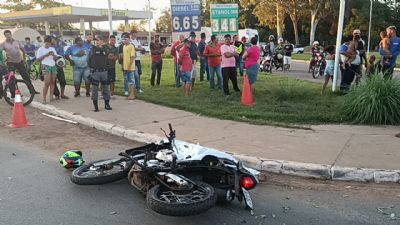 Fotos e Vdeo | Coliso entre carreta e moto mata jovem de 22 em Cuiab