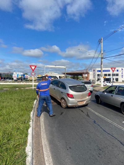Vdeo | Motorista abandona veculo no meio da pista e causa congestionamento em VG