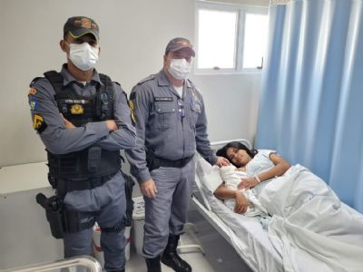 Vdeo | Mulher d  luz na base da Polcia Militar em Cuiab