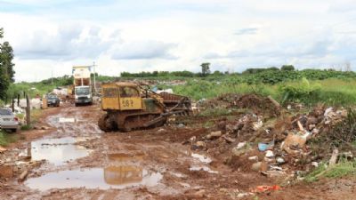 Vdeo | Moradores reclamam de lixo a cu aberto s margens da rodovia em Chapada dos Guimares
