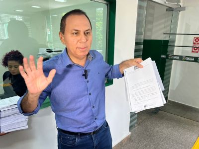 Vereador cita dvidas da Sade e protocola pedido de cassao de Emanuel
