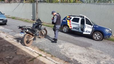 Vtima recupera moto furtada horas depois do crime