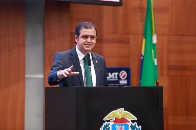 Thiago Silva defende criao do Programa Estadual de Habitao Rural