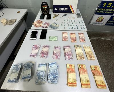 Vdeo | Trio de traficantes  preso com mais de 30 pores de cocana, maconha e mais de R$ 3 mil em espcie