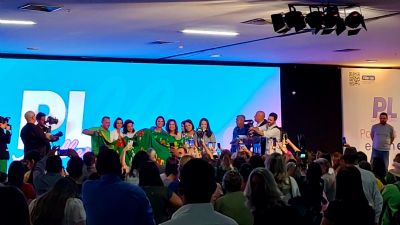 Centenas de mulheres recebem Michelle Bolsonaro em evento do PL em Cuiab