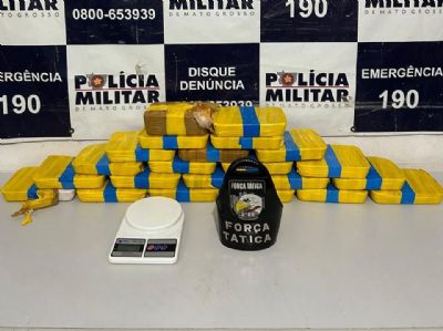 Polcia apreende 22 tabletes de cocana escondidos em kitnet