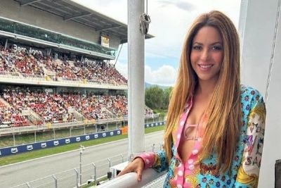 Shakira visita paddock de Lewis Hamilton e aumenta rumores de affair