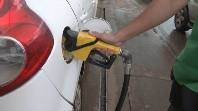 Petrobras reduz preo da gasolina para as distribuidoras