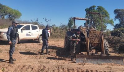 Sema apreende mquinas utilizadas em desmatamento ilegal na regio Norte Araguaia