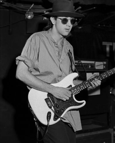 Jack Sonni, guitarrista do Dire Straits, morre aos 68 anos