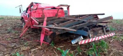 Dois homens morrem aps caminhonete capotar em rodovia de MT