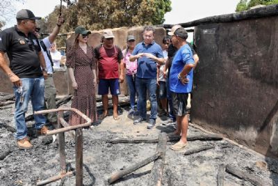 'No poderia deixar de vir atender meus irmos', declara primeira-dama de MT em aldeia atingida por fogo