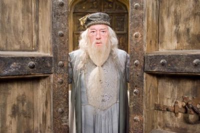 Michael Gambon, 2 ator a interpretar Dumbledore em 'Harry Potter', morre aos 82 anos