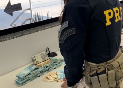 <Font color=Orange> Vdeos </font color> | Passageiro  preso com mais de R$ 200 mil em dinheiro falso