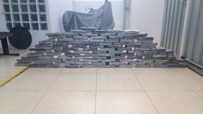 Motorista  preso transportando 100 tabletes de cocana na BR-364