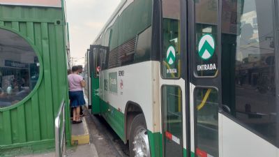 Com greve ou sem  do mesmo jeito: moradores de Cuiab reclamam do transporte pblico