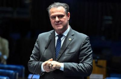 Carlos Fvaro  exonerado da Agricultura para votaes no Senado