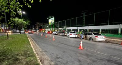 Embriagados, 17 motoristas so presos em blitz neste sbado em Cuiab