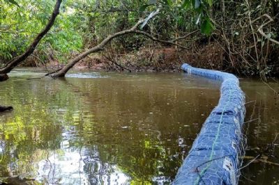 Rio Perdido recebe ecobarreiras para conteno de resduos