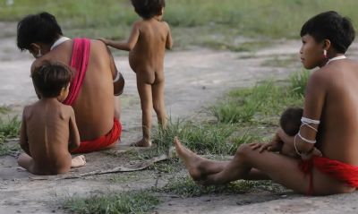 Foras Armadas levaro 15 mil cestas de alimentos aos Yanomami
