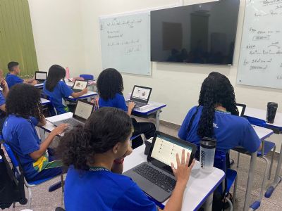 Tecnologia nas escolas estaduais facilita o aprendizado e torna aulas mais dinmicas, afirmam estudantes