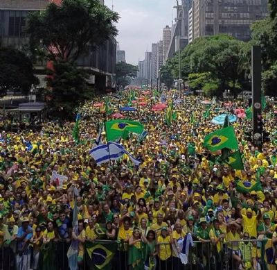 Deputados de MT participam de ato pro-Bolsonaro