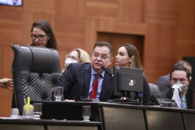 Botelho cita esvaziamento de sesso e convoca deputados para votarem projetos barrados pelo Governo