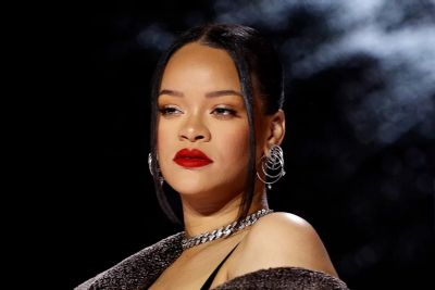 Rihanna chega  ndia para show particular: saiba valor do cach