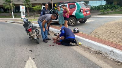 Motociclista fica ferido e perde muito sangue em acidente
