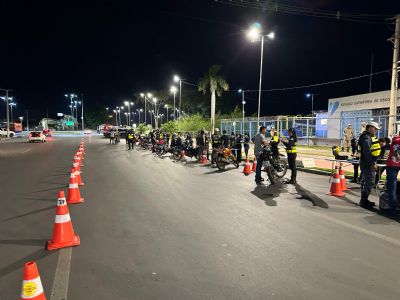 Operao Lei Seca voltada para motociclistas prende dois condutores em Cuiab