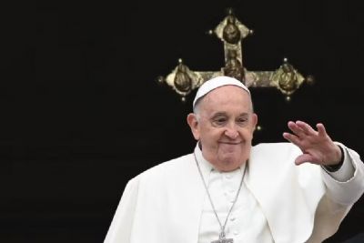 Papa Francisco preside missa do Domingo de Pscoa, aps cancelar ida a procisso da Sexta-Feira Santa​