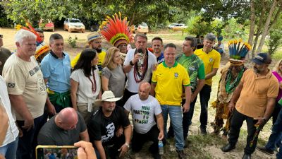 Em comitiva de Bolsonaro, Cludio Ferreira visita aldeia indgena Wazare em Campo Novo