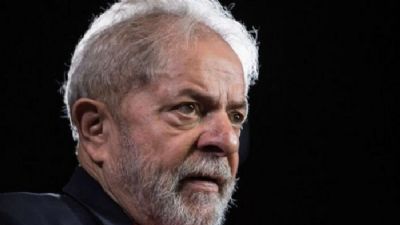 Supremo decide manter Lula preso e voltar ao caso no segundo semestre