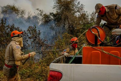 Governo de MT investe R$ 73 mi em combate aos incndios florestais e antecipa perodo proibitivo do fogo
