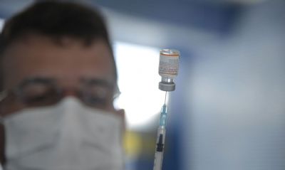 Brasil comea a aplicar vacina bivalente contra covid-19