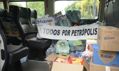 Voluntrios se solidarizam e ajudam populao de Petrpolis