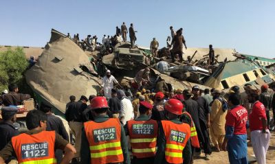 Acidente de trem deixa pelo menos 36 mortos no Paquisto
