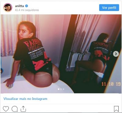 Bumbum e fio dental: Anitta provoca seguidores com fotos ousadas
