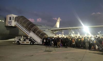Primeiro avio de resgate parte de Tel Aviv trazendo 211 brasileiros