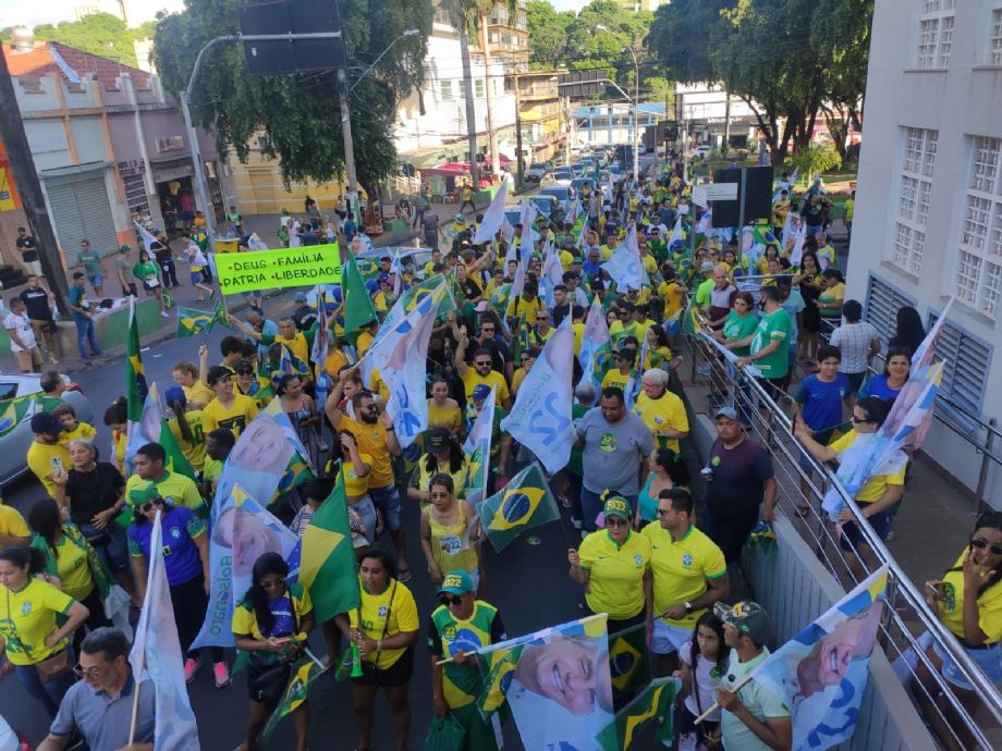 Carreata bolsonarista e Grito dos Excludos marcam atos no feriado da Independncia na Capital