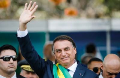 Vdeo | Aps cogitar candidatura por MT, Bolsonaro participa de evento em Lucas do Rio Verde