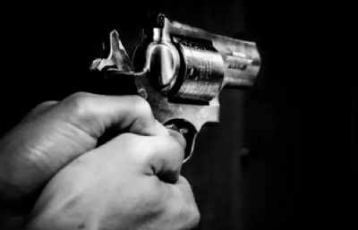 Criminoso invade casa e mata homem a tiros na frente da esposa