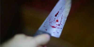 Homem  encontrado morto em casa com duas perfuraes de faca no pescoo
