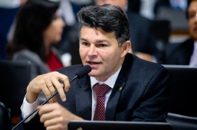 Medeiros defende Bolsonaro em rede nacional e refuta crime no Caso das Joias