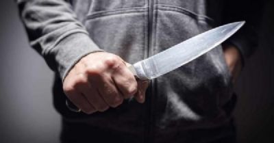 Rapaz  preso por matar adolescente a facadas