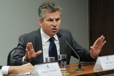 'No  o momento de Bolsonaro dar cutucada em ningum, diz Mauro Mendes