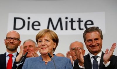 Aspirantes  sucesso de Angela Merkel lanam suas campanhas