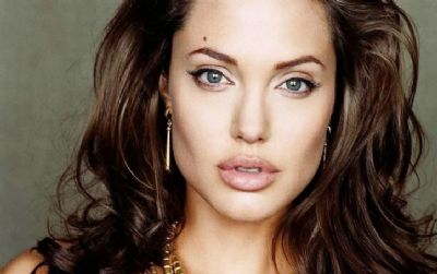 Acabar com abuso policial  apenas o comeo, diz Angelina Jolie sobre protestos antirracistas