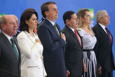 Foras Armadas so ncora do governo, diz Bolsonaro